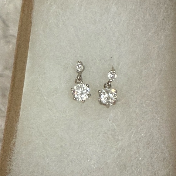 Elegant Silver Drop Earrings - Picture 2 of 2